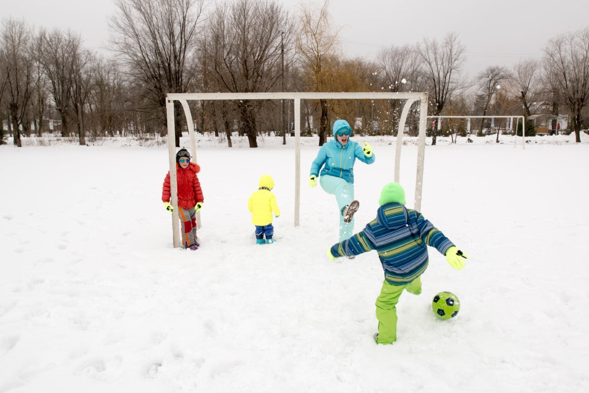 How to Keep Kids Warm in Winter Sports